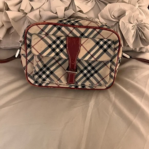 Burberry Beige and Red Checkered Bag. Blue label - Picture 2 of 10